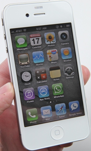 White Apple iPhone 4 to launch in next few weeks