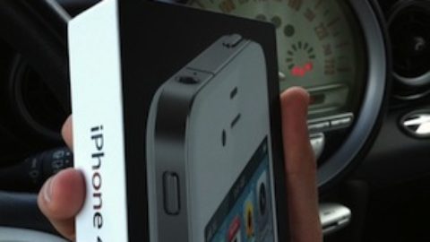 First White iPhone 4 Hands On (Video)